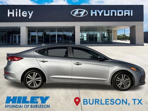 Used 2017 Hyundai Elantra SE image 3