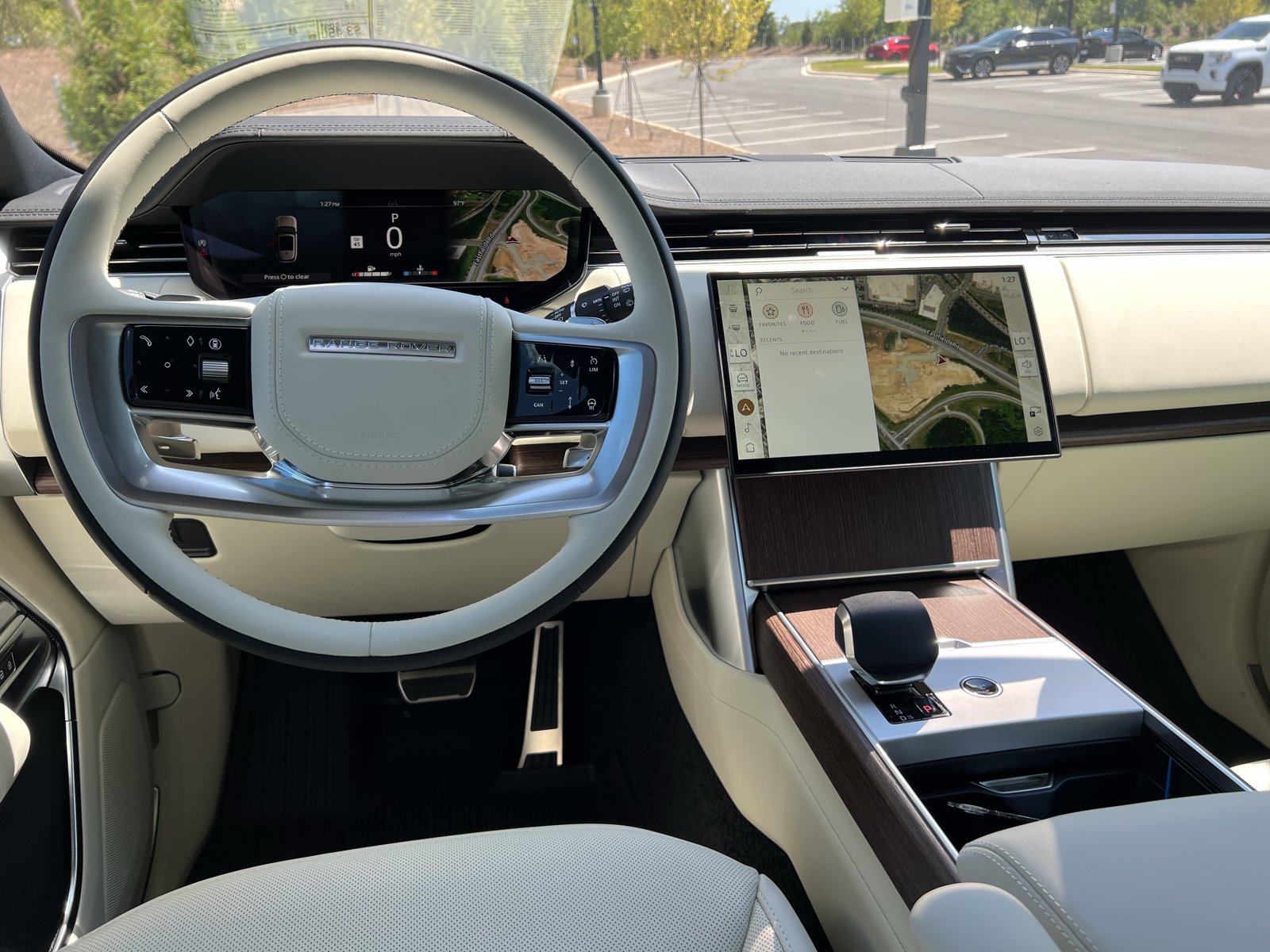 New 2026 Land Rover Range Rover Long Wheelbase SE AWD/4WD image 4