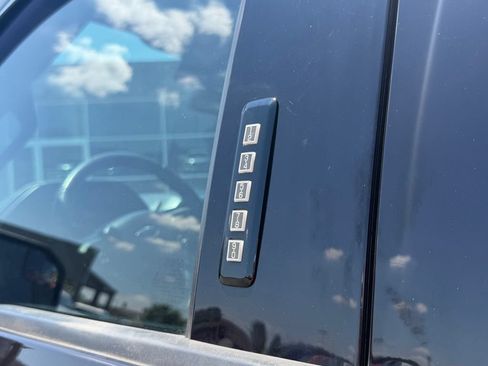 Used 2019 Ford F150 XLT w/ Equipment Group 302A Luxury AWD/4WD image 12