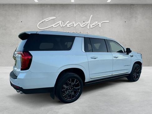Used 2023 GMC Yukon XL Denali AWD/4WD image 16