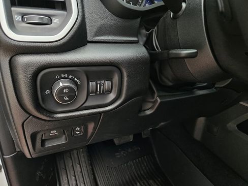 New 2026 RAM 1500 4x4 Crew Cab image 14