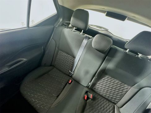 Used 2022 Nissan Kicks S image 12