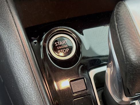 Used 2021 Nissan Kicks S image 20