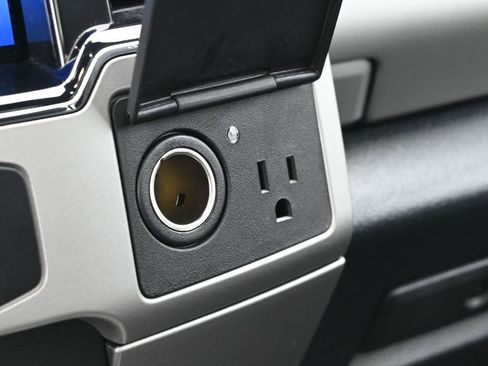 Used 2022 Ford F250 Lariat w/ Tremor Off-Road Package image 23