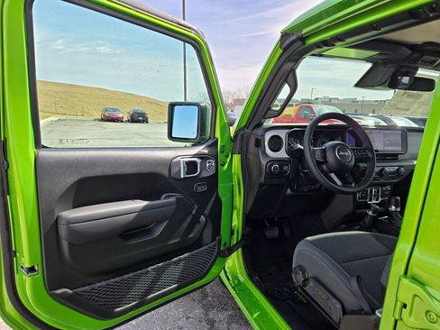 New 2026 Jeep Gladiator Sport AWD/4WD image 10