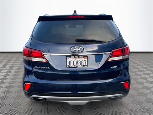 Used 2018 Hyundai Santa Fe SE image 6