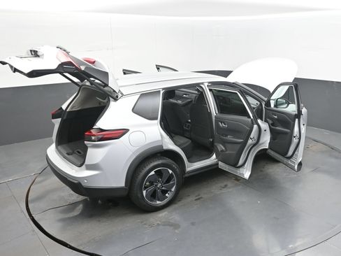 Used 2025 Nissan Rogue SV AWD/4WD image 42