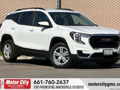 Used 2022 GMC Terrain SLE w/ Driver Convenience Package