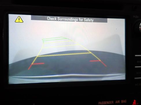 Used 2017 Chevrolet Traverse LS FWD image 4