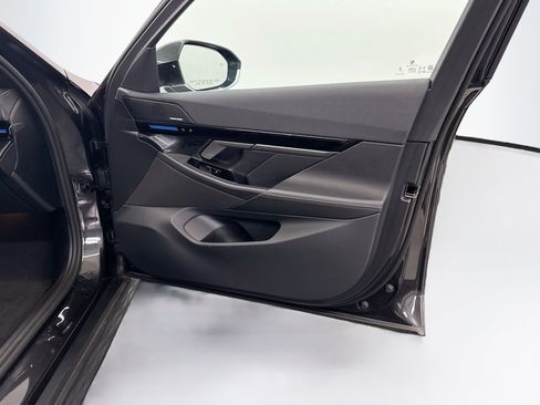 Used 2026 BMW 530i RWD image 35