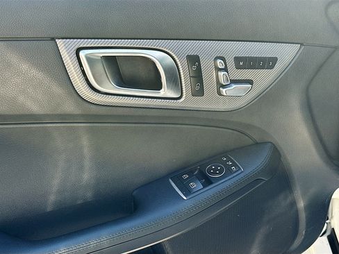 Used 2019 Mercedes-Benz SLC 300 image 17