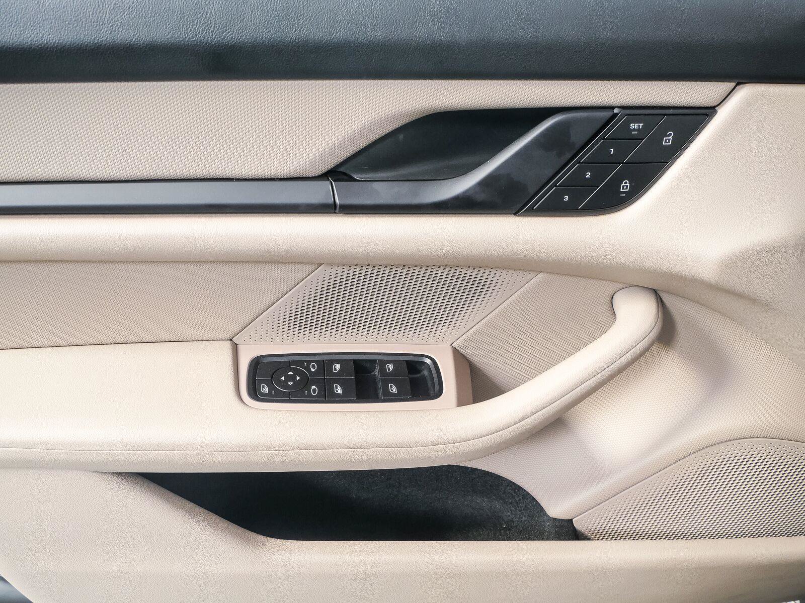 Certified 2022 Porsche Taycan RWD image 6