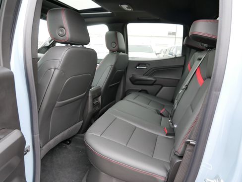 New 2026 Chevrolet Colorado Z71 w/ Technology Package image 12