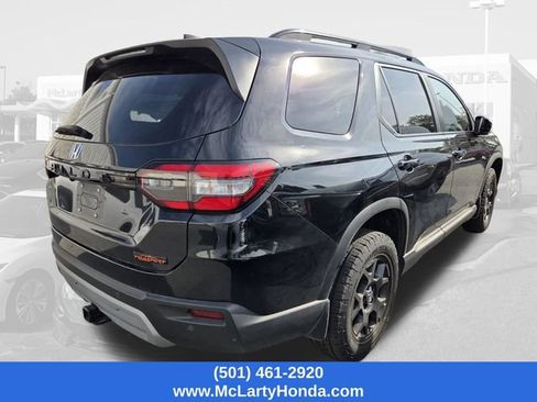 Used 2023 Honda Pilot TrailSport image 5