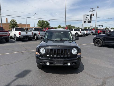 Used 2017 Jeep Patriot Sport w/ Power Value Group AWD/4WD image 16