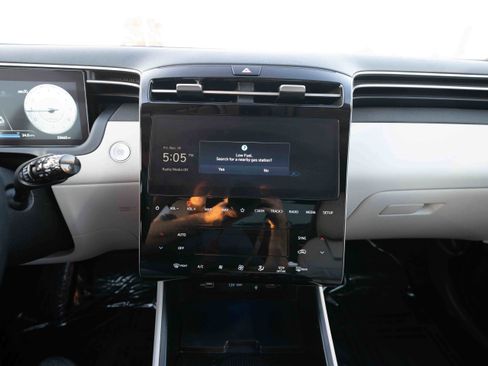 Used 2022 Hyundai Tucson Limited w/ Cargo Package image 17