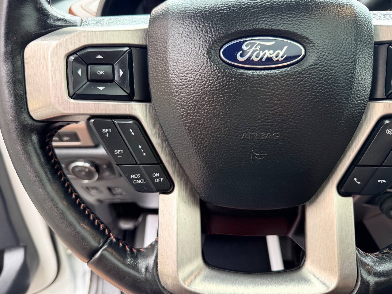 Used 2022 Ford F450 Platinum w/ FX4 Off-Road Package AWD/4WD image 27