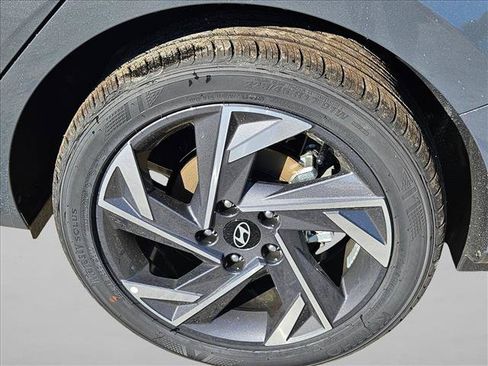 New 2025 Hyundai Elantra Sport FWD image 10
