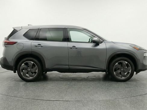 Used 2025 Nissan Rogue SV image 11
