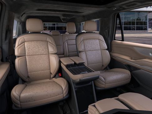 New 2026 Lincoln Navigator L Black Label AWD/4WD image 11