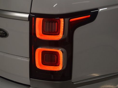 Used 2022 Land Rover Range Rover Westminster Edition image 12