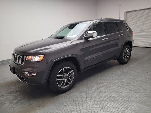 Used 2020 Jeep Grand Cherokee Limited w/ Luxury Group II image 2