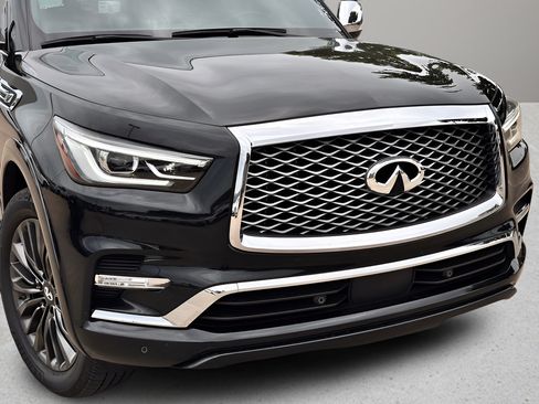 Used 2024 INFINITI QX80 Sensory w/ All-Season Package RWD image 29
