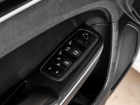 Used 2022 Chrysler 300 S RWD image 49