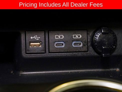 Used 2023 Toyota Highlander XLE AWD/4WD image 18