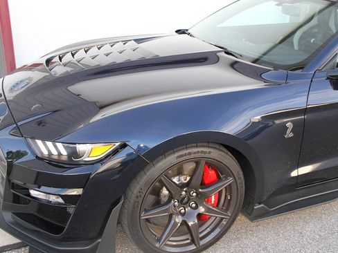Used 2021 Ford Mustang Shelby GT500 w/ Carbon Fiber Track Pack RWD image 15