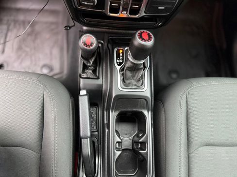 Used 2022 Jeep Gladiator Sport AWD/4WD image 11