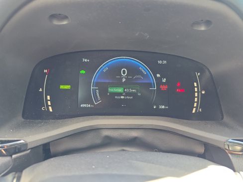 Used 2025 Toyota Camry LE FWD image 18