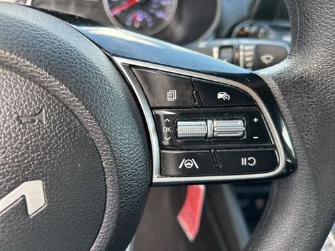 Used 2024 Kia Forte LXS w/ LXS Technology Package FWD image 17