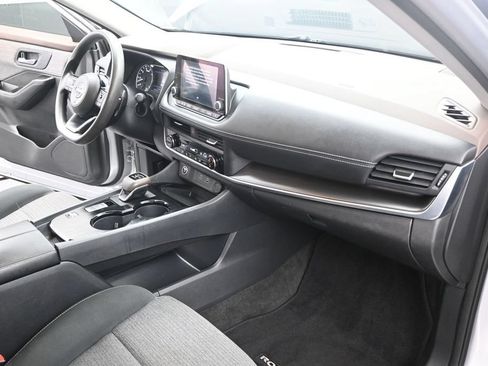 Used 2023 Nissan Rogue SV FWD image 30