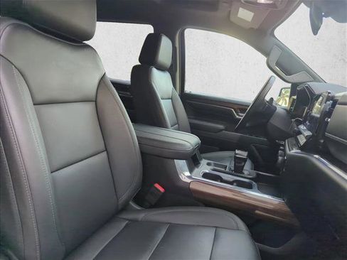 Used 2024 Chevrolet Silverado 1500 LT w/ Leather Package image 24