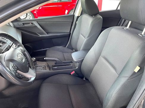 Used 2013 MAZDA MAZDA3 i Touring FWD image 9
