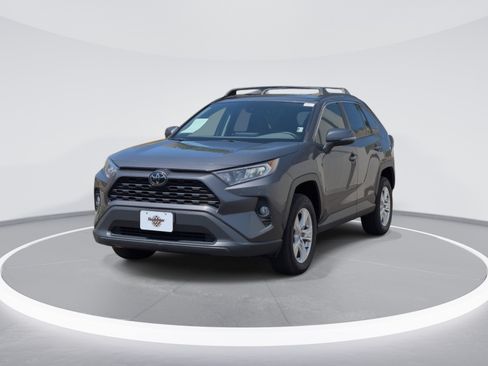 Used 2021 Toyota RAV4 XLE w/ Carpet Mat Package (TMS) AWD/4WD image 3