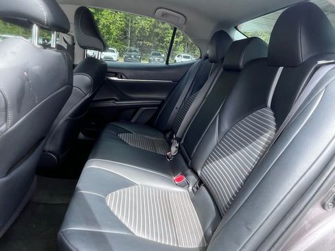 Used 2021 Toyota Camry SE image 5