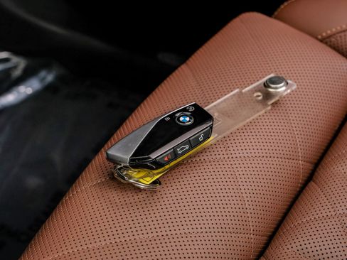 Used 2024 BMW X7 xDrive40i w/ M Sport Package image 67