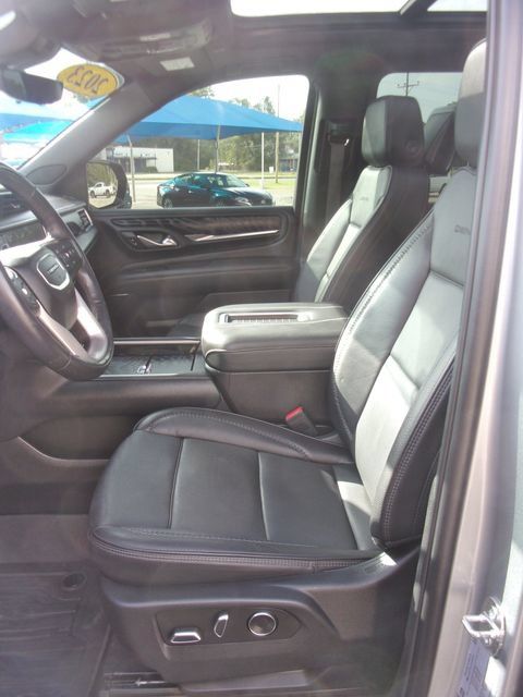 Used 2023 GMC Yukon XL Denali w/ Denali Reserve Package AWD/4WD image 32