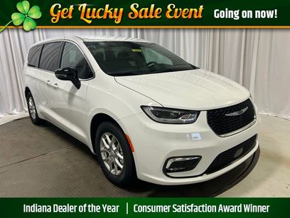 New 2026 Chrysler Pacifica Select