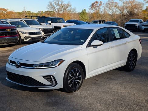 Used 2025 Volkswagen Jetta S image 5