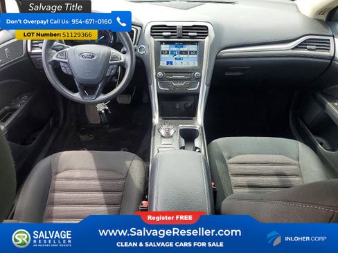 Used 2017 Ford Fusion SE w/ Fusion SE Technology Package FWD image 11