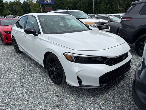 Used 2025 Honda Civic Sport image 2