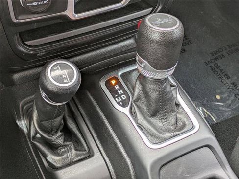 Used 2019 Jeep Wrangler Sport AWD/4WD image 13