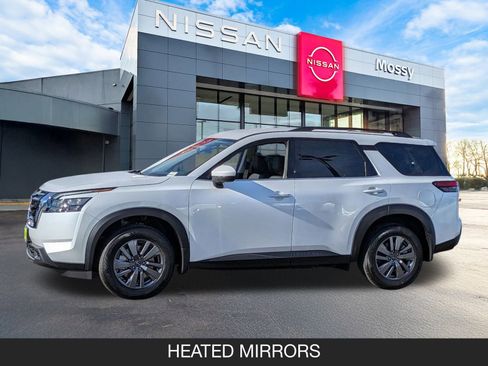 New 2025 Nissan Pathfinder SV image 5