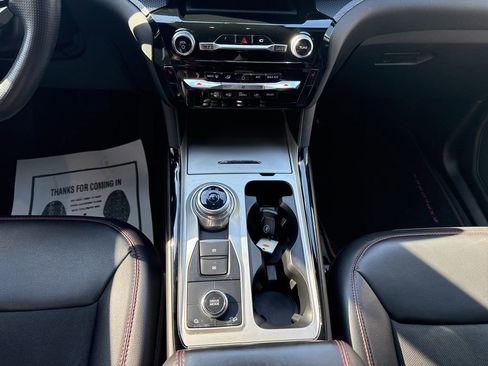 Used 2022 Ford Explorer ST-Line image 13