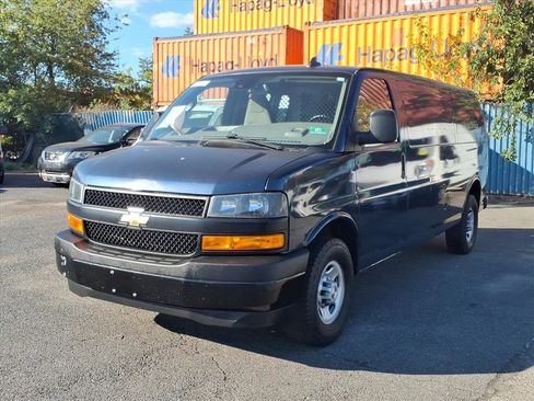 Used 2021 Chevrolet Express 3500 3500 w/ Driver Convenience Package image 3