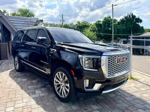 Used 2022 GMC Yukon XL Denali RWD image 4