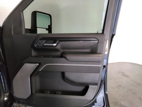 Used 2024 GMC Sierra 2500 AT4X image 48